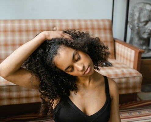 Método Feldenkrais, mujer haciendo movimientos