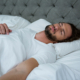 Hombre durmiendo